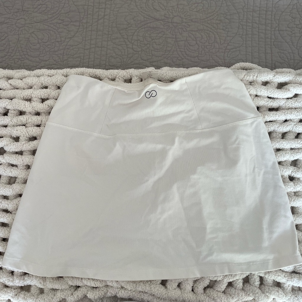 skort - Picture 2 of 3